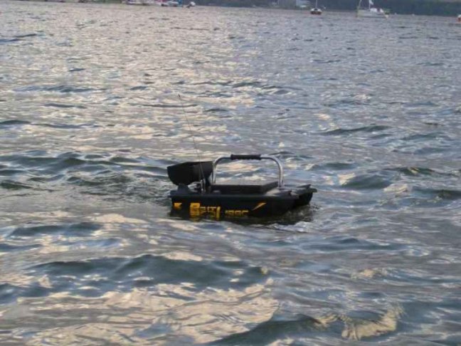Akciový set - zavážacia loďka a bezdrôtový sonar do 300m