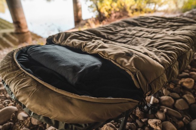 Giants fishing 5 Season Extreme XS Sleeping Bag + Exclusive Bedchair Cover spacák + prehoz
